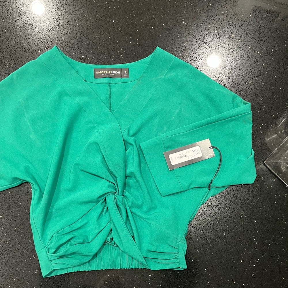 Gabrielle Union super cute cropped green top. Never worn and with tags.